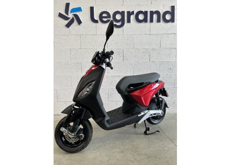 PIAGGIO 1 active FLAMME 