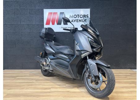 YAMAHA XMAX 125