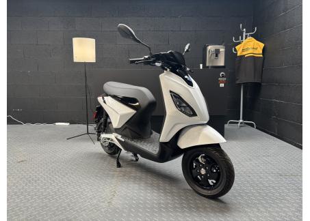 PIAGGIO 1 ACTIVE